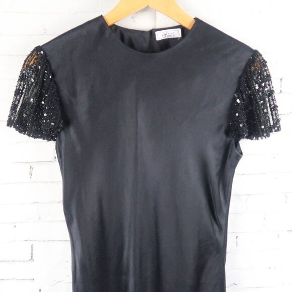 VICKI SOBLE BLACK SILK WITH EMBROIDERED AND BEADED SLEEVE & HEM MIDI DRESS - Picture 3 of 10